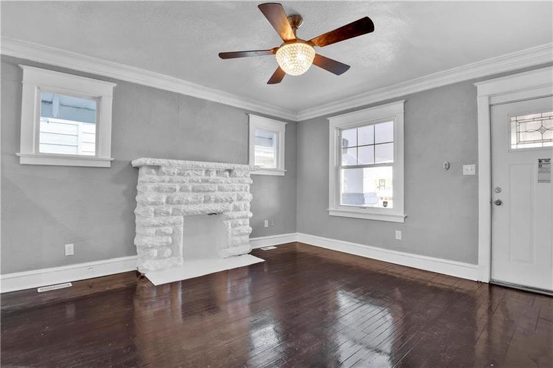 3809 College Ave, Kansas City, MO 64128