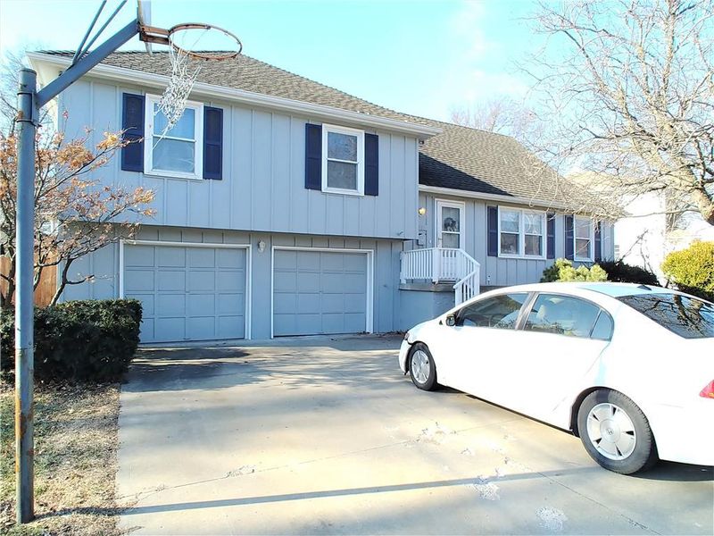 9302 Slater St, Overland Park, KS 66210