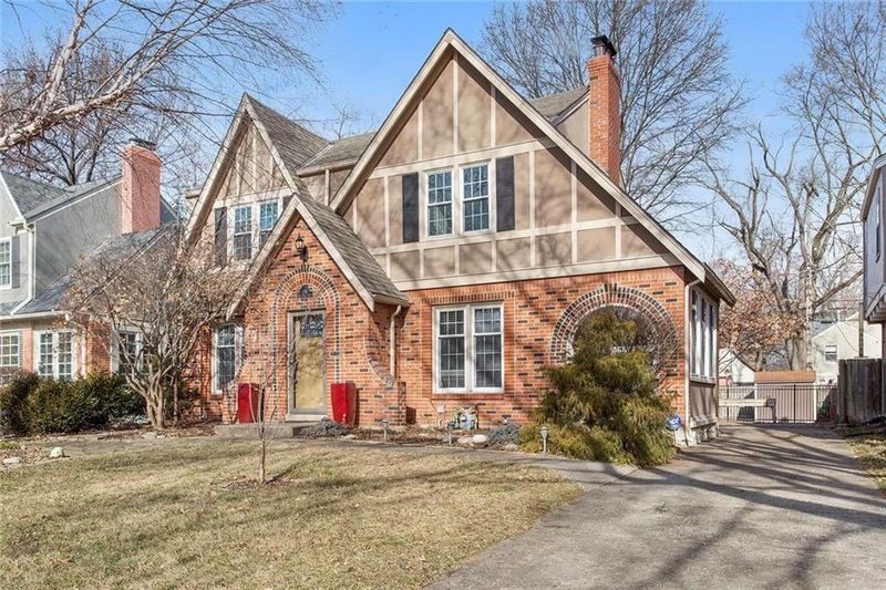 416 E 74th Ter, Kansas City, MO 64131
