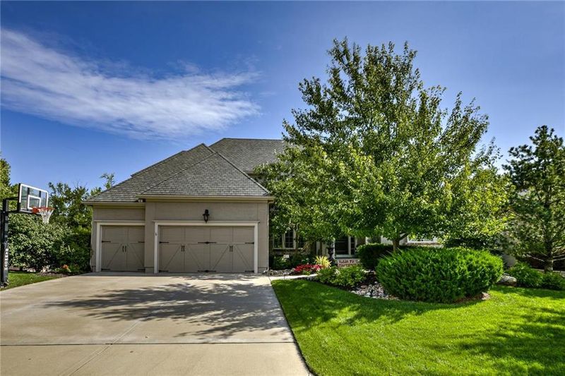 16005 Barton St, Overland Park, KS 66221