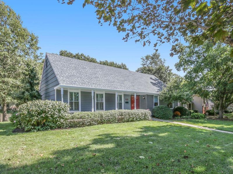 9705 Bluejacket Dr, Overland Park, KS 66214