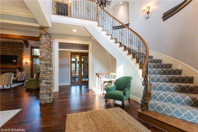 16304 Barton St, Overland Park, KS 66221