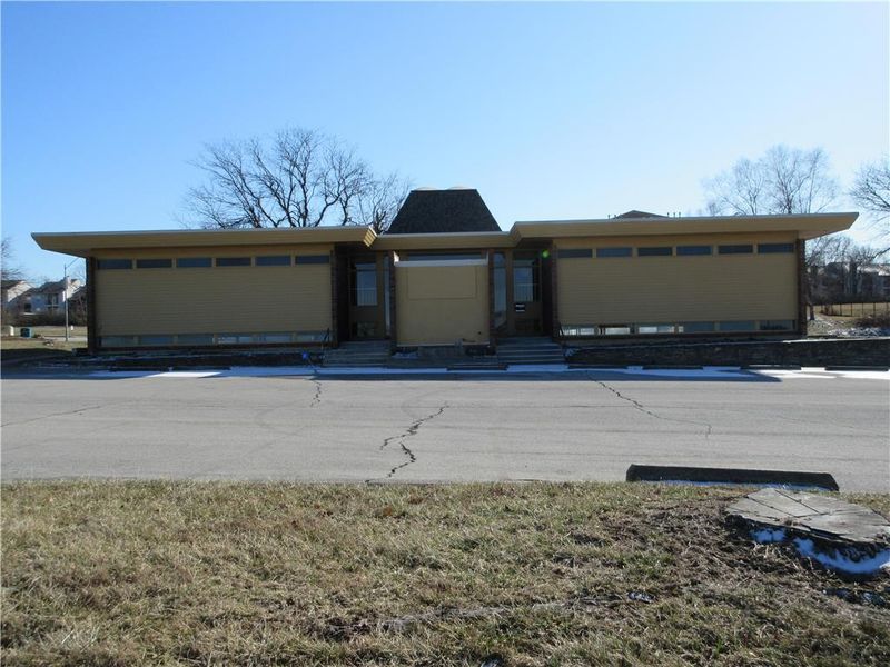 5211 E 112th Ter, Kansas City, MO 64137