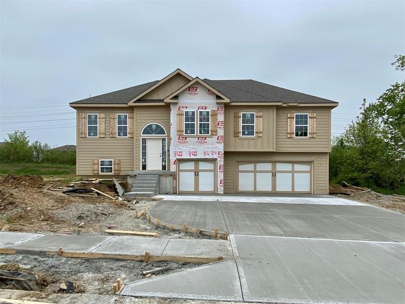 8327 NE 104th Ter, Kansas City, MO 64157