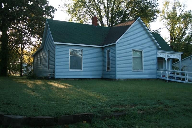 825 S Cedar, Nevada, MO 64772