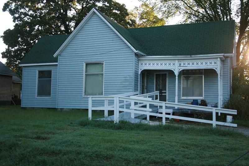 825 S Cedar, Nevada, MO 64772