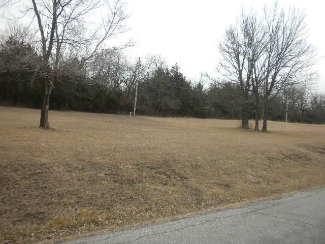 2023 Arapahoe, Fort Scott, KS 66701