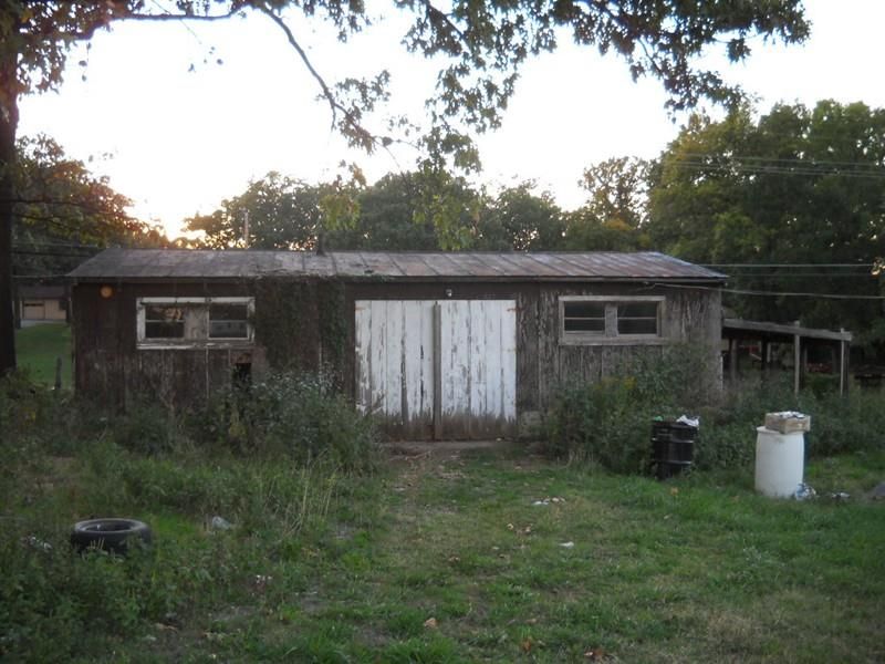 719 60th, Carthage, MO 64836