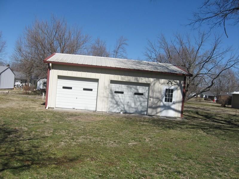 206 Barber, Greenfield, MO 65661
