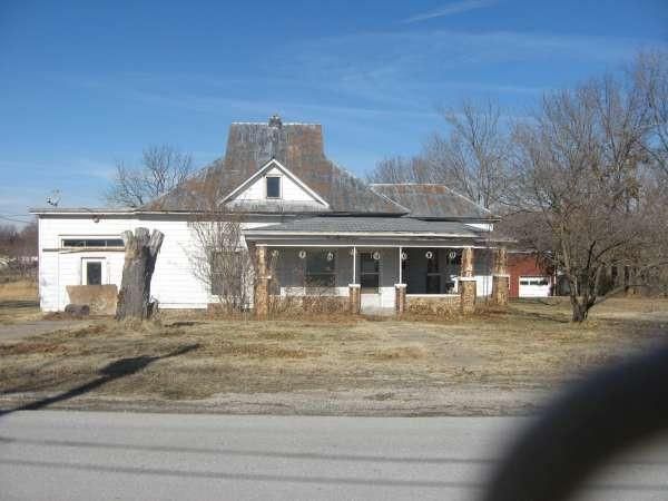710 College St, Greenfield, MO 65661