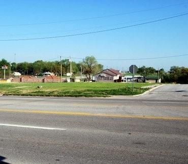 1231 E Austin, Nevada, MO 64772