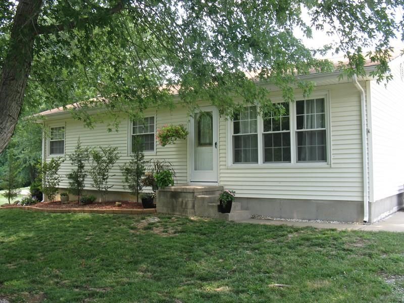 17111 E Panama, Nevada, MO 64772