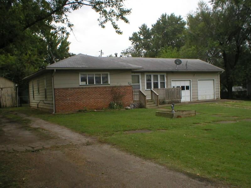 116 W Fields, El Dorado Springs, MO 64744