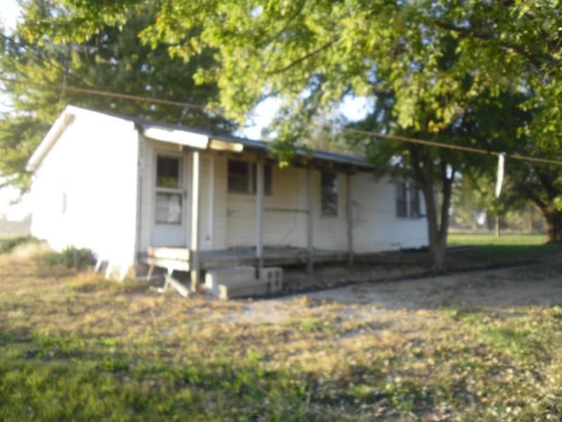 66 SE 30th Ln, Lamar, MO 64759