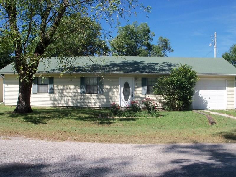 202 S 6th, Sheldon, MO 64784