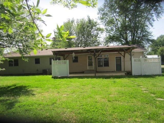 104 Bartlett St, Lamar, MO 64759