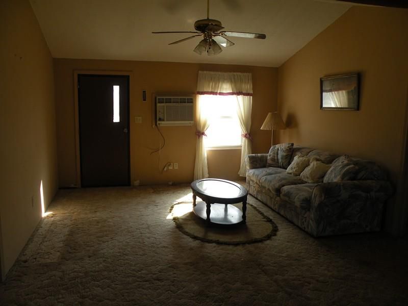 126 Foothill Dr, Mound City, KS 66056