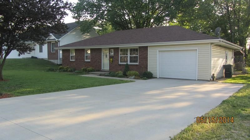 1812 Richards Rd, Fort Scott, KS 66701
