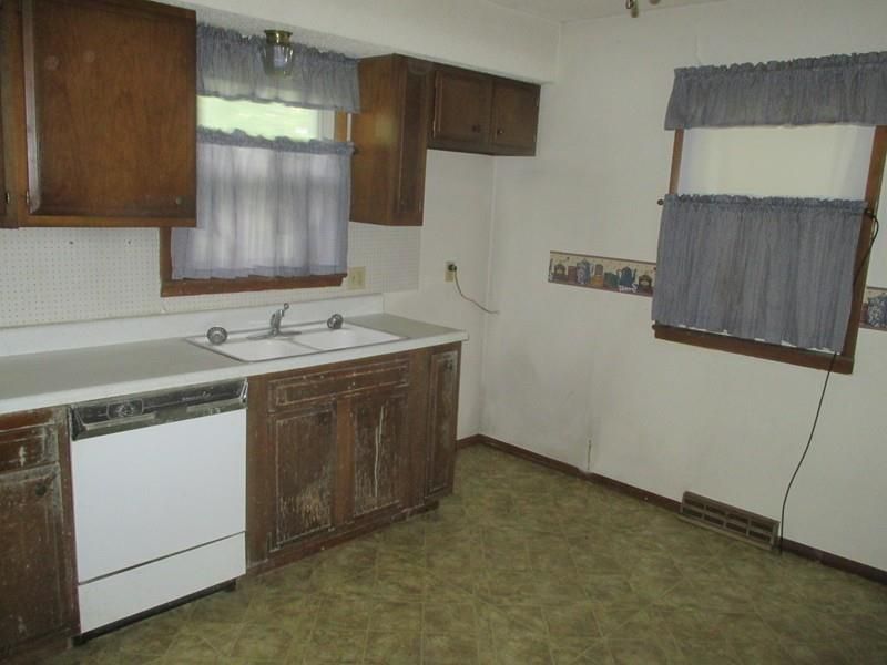 302 Mcpherson, Greenfield, MO 65661