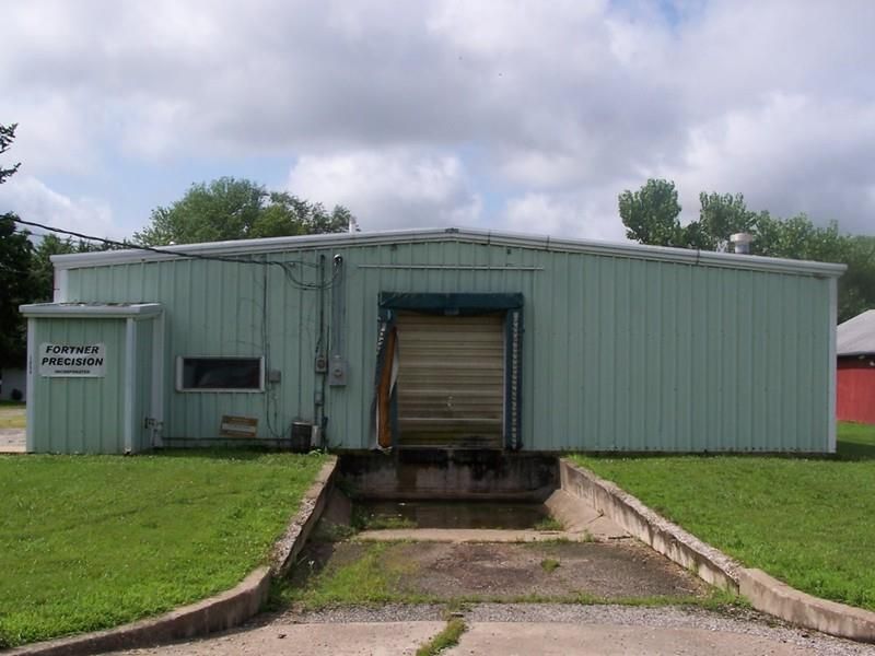 1004 E Locust, Nevada, MO 64772