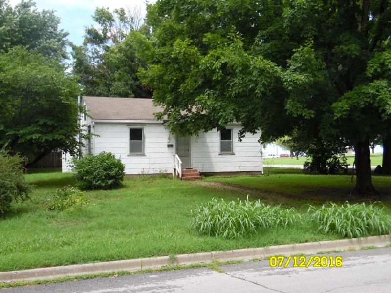 629 N Prewitt, Nevada, MO 64772