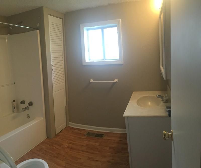 828 W Hunter, Nevada, MO 64772