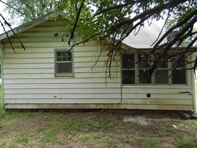 812 W Ohio, Butler, MO 64730