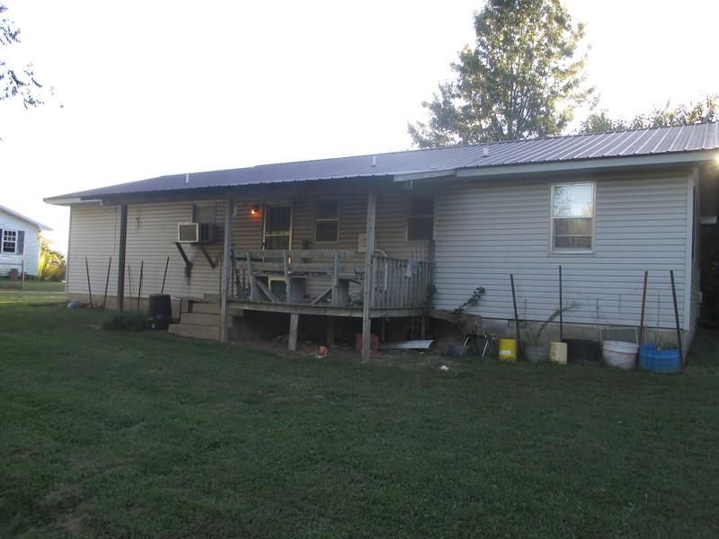514 Davis, Miller, MO 65707