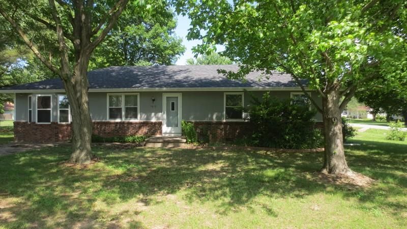 1613 S Summer, El Dorado Springs, MO 64744