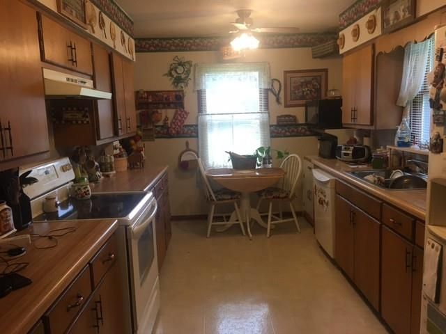 333 N Lynn, Nevada, MO 64772