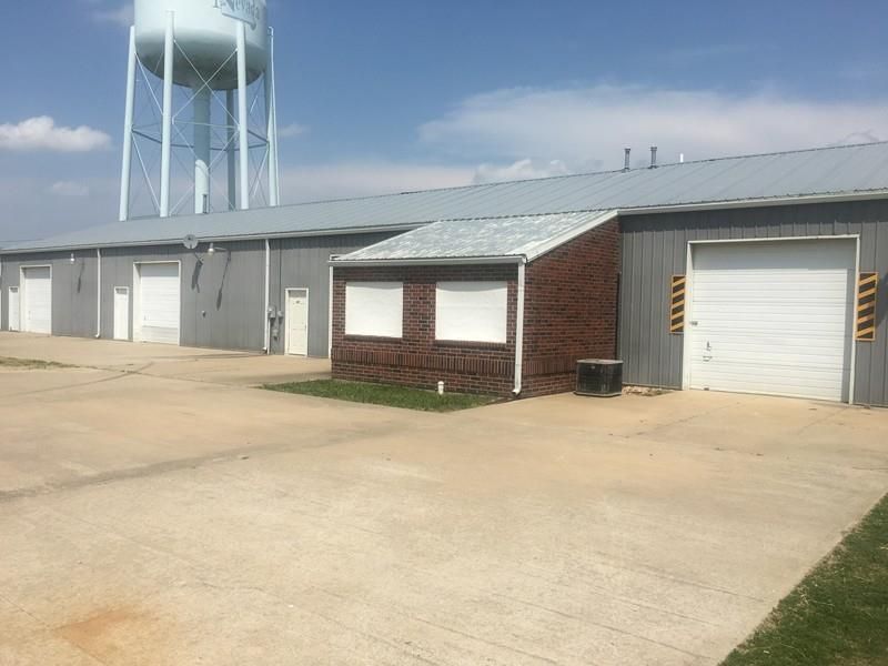 801 S Alma, Nevada, MO 64772