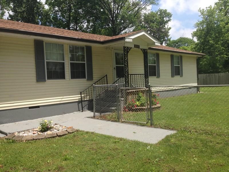 210 W Croy, Sheldon, MO 64784