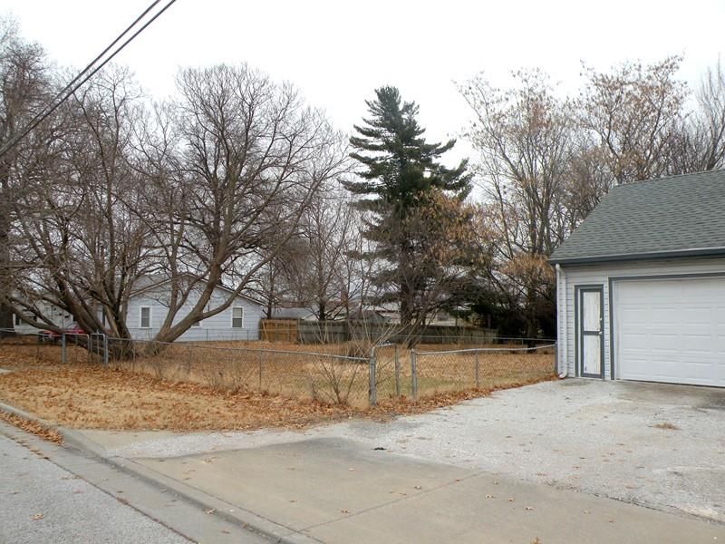 1028 W Hunter, Nevada, MO 64772