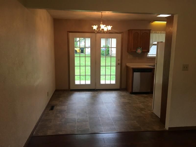 130 W Park, Nevada, MO 64472