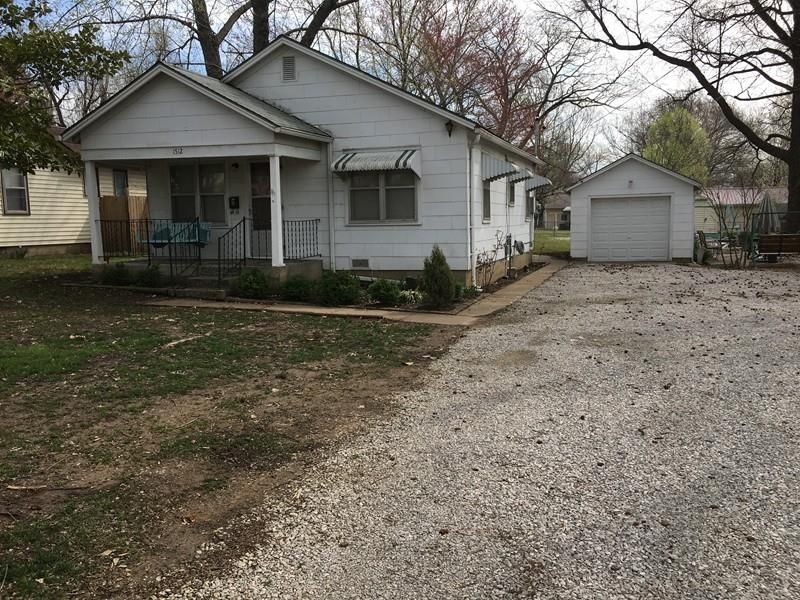 1512 N Main, Nevada, MO 64772