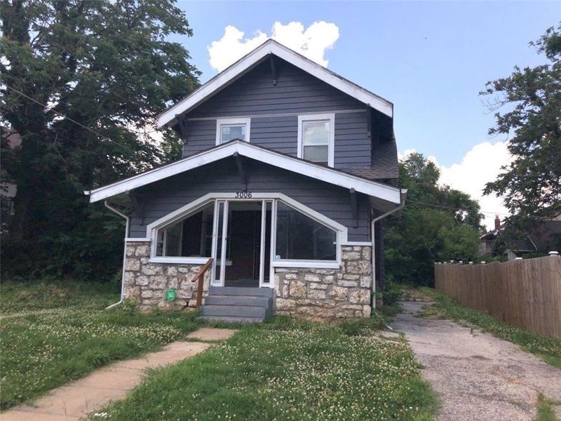 3006 E 36th St, Kansas City, MO 64128