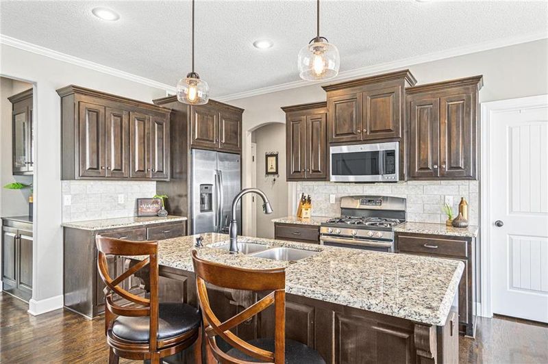 18796 W 165 Ter, Olathe, KS 66062