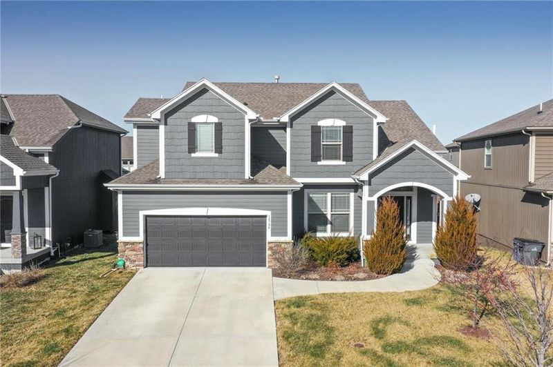 18796 W 165 Ter, Olathe, KS 66062