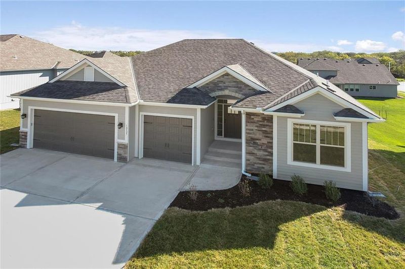 8107 NW 90th Ter, Kansas City, MO 64153