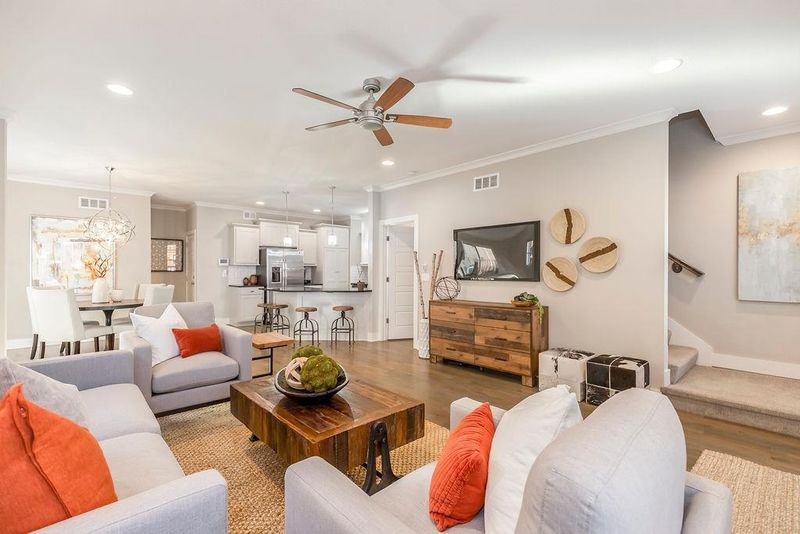 2548 Tracy Ave, Kansas City, MO 64108