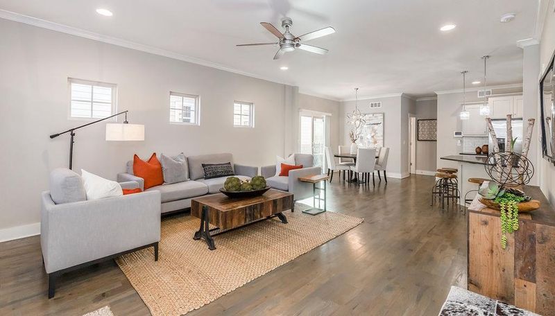 2548 Tracy Ave, Kansas City, MO 64108