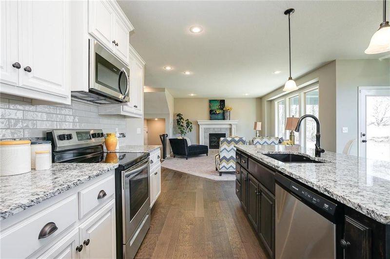1522 Grandshire Dr, Raymore, MO 64083