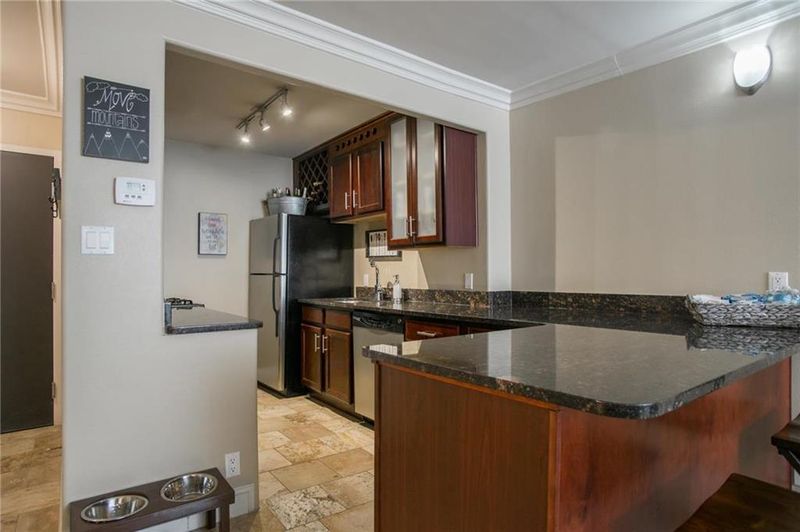 700 E 8th St #11O, Kansas City, MO 64106