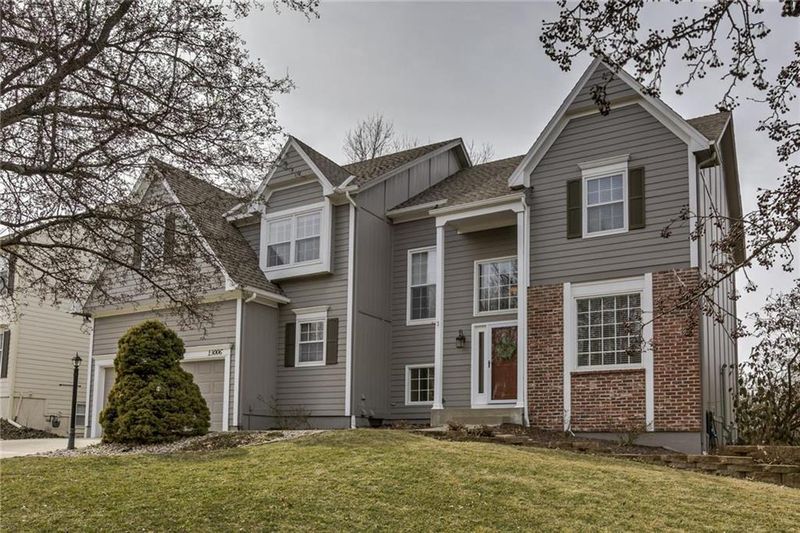 13006 Carter St, Overland Park, KS 66213