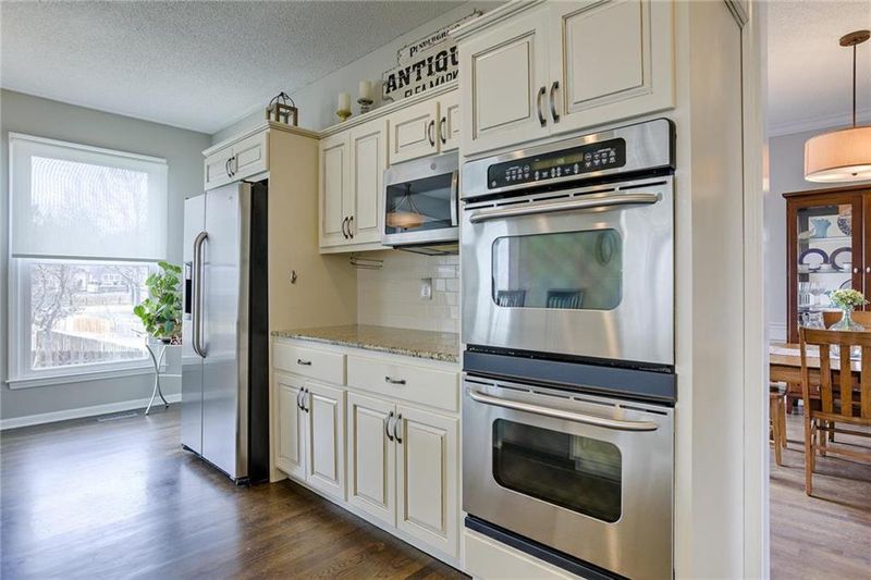 13006 Carter St, Overland Park, KS 66213