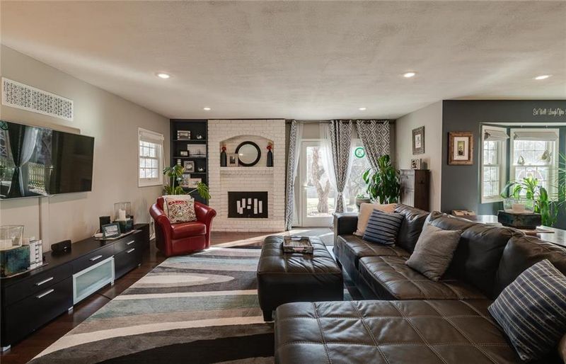 10525 Wedd St, Overland Park, KS 66212