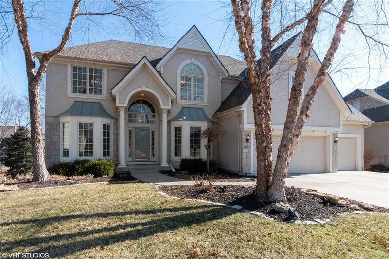 15609 Howe St, Overland Park, KS 66224