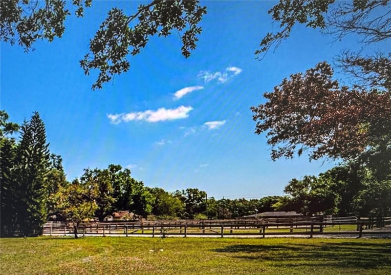 10520 Henderson Rd, Tampa, FL 33625
