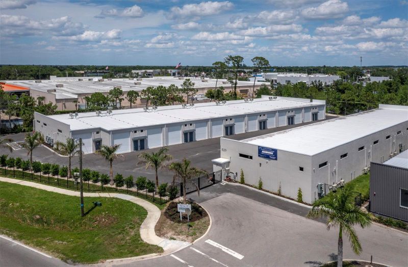 829 57th St E #25, Bradenton, FL 34208