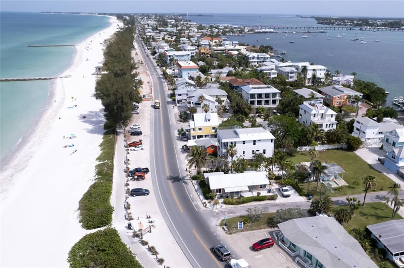 106 S 11th, Bradenton Beach, FL 34217